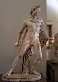 Guerriero ferito alla coscia, Collezione Farnese, Museo Archeologico di Napoli, Italia