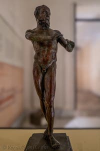 Satiro che suona il doppio flauto, Villa dei Papiri, Ercolano, Museo Archeologico di Napoli, Italia