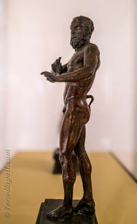 Satiro che suona il doppio flauto, Villa dei Papiri, Ercolano, Museo Archeologico di Napoli, Italia