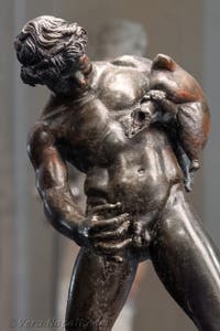 Satiro ubriaco con un otre, Casa del Centenario, Pompei, Museo Archeologico di Napoli, Italia