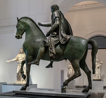 Presunta statua equestre di Caligola, Tempio della Fortuna Augusta, Pompei, Museo Archeologico di Napoli, Italia