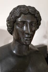 Testa di un'Amazzone di tipo Mattei attribuita a Fidia, Villa dei Papiri, peristilio quadrato, Ercolano, Museo Archeologico di Napoli, Italia