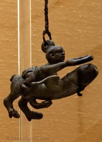 Tintinnabulum, jockey cavalcando un fallo alato, Pompei, Gabinetto erotico, Museo Archeologico di Napoli