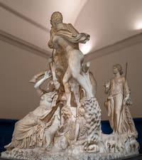 Il Toro Farnese e Il supplizio di Dirce, Collezione Farnese, Museo Archeologico di Napoli, Italia
