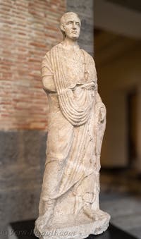 Uomo in toga, Necropoli della Porta di Ercolano, Pompei, Museo Archeologico di Napoli, Italia