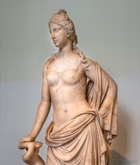 Afrodite Venere Marina, collezione Farnese, Museo Archeologico di Napoli, Italia