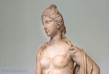 Afrodite Venere Marina, collezione Farnese, Museo Archeologico di Napoli, Italia