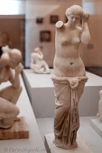 Venere anadyomene che si asciuga i capelli, Pompei, Museo Archeologico di Napoli, Italia