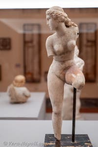 Vénus retire sa sandale, Casa del Centenario, Pompéi, musée archéologique de Naples en Italie