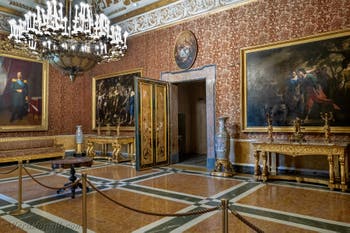 La camera della regina nel Palazzo Reale di Napoli, in Italia