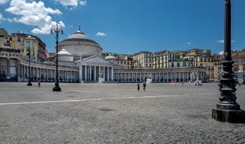 Piazza del Plebiscito a Napoli, in Italia