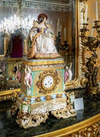 Il primo salone della regina nel Palazzo Reale di Napoli, in Italia