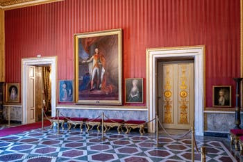 La Sala del Trono del Palazzo Reale di Napoli, in Italia