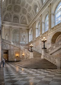 La scalinata d'onore del Palazzo Reale di Napoli, in Italia