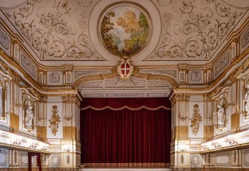Il teatro della corte del Palazzo Reale di Napoli in Italia