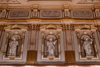 Il teatro della corte del Palazzo Reale di Napoli in Italia