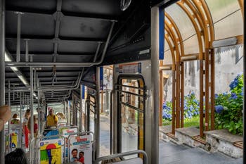 La funicolare della linea Montesanto a Napoli, Italia
