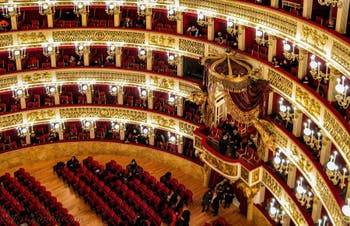 La sala da concerto del Teatro dell'Opera San Carlo di Napoli, in Italia