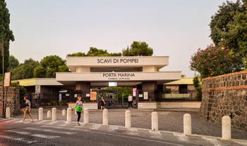 Ingresso Marina delle Rovine di Pompei vicino a Napoli, Italia