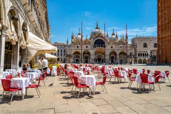 Il Caffè Quadri, in Piazza San Marco a Venezia.
